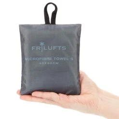 FRILUFTS MICROFIBRE TOWEL - Reisehandtuch Rot -Outdoor-Ausrüstungsgeschäft 5637686095 d microfibre towel frilufts 24
