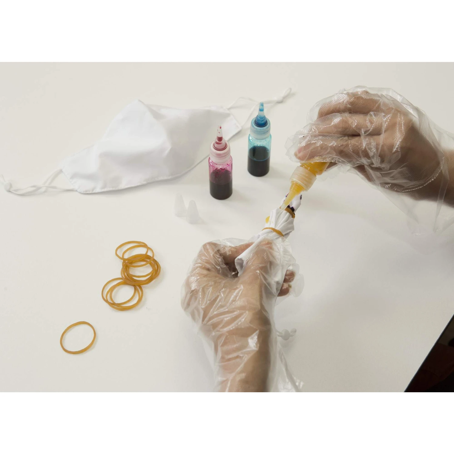 KIKKERLAND TIE DYE MASK KIT - Gesichtsmaske 4 KIKKERLAND TIE DYE MASK KIT - Gesichtsmaske – Bild 2