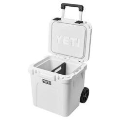 Yeti Coolers ROADIE 48 WHEELED - Kühlbox -Outdoor-Ausrüstungsgeschäft 5638039355 u roadie 48 wheeled yeti coolers 24