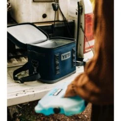 Yeti Coolers HOPPER FLIP 12 SOFT COOLER - Kühltasche 18 Yeti Coolers HOPPER FLIP 12 SOFT COOLER - Kühltasche -Outdoor-Ausrüstungsgeschäft 5638039364 h hopper flip 12 soft cooler yeti coolers 24